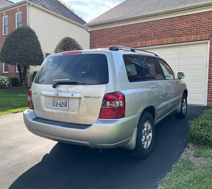 Silver 2006 Toyota Highlander Base