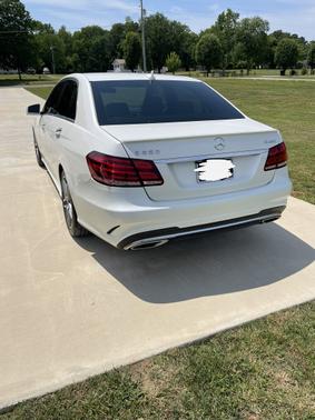 Photo 4 of 16 of 2014 Mercedes-Benz E-Class E 550 4MATIC