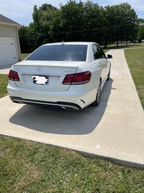 Photo 5 of 16 of 2014 Mercedes-Benz E-Class E 550 4MATIC