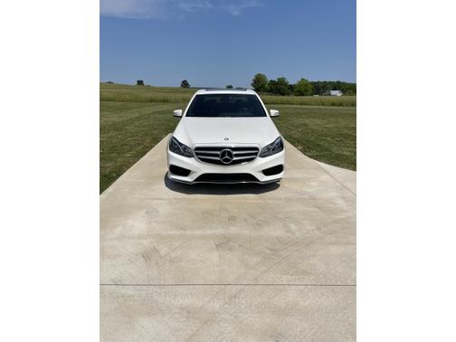 Photo 3 of 16 of 2014 Mercedes-Benz E-Class E 550 4MATIC