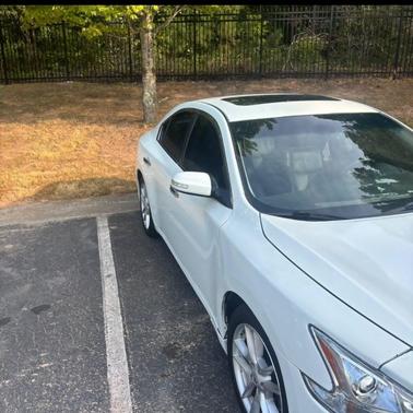 White 2011 Nissan Maxima SV