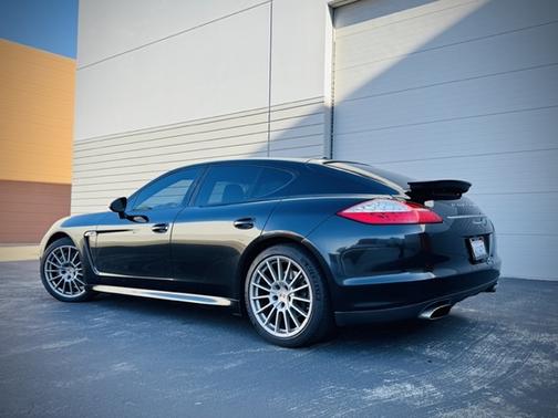 2013 Porsche Panamera 4