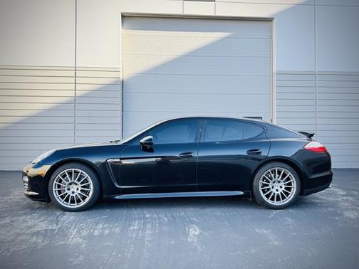 2013 Porsche Panamera 4