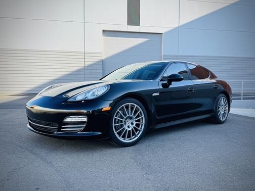 2013 Porsche Panamera 4