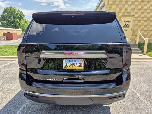 2022 GMC Yukon AT4