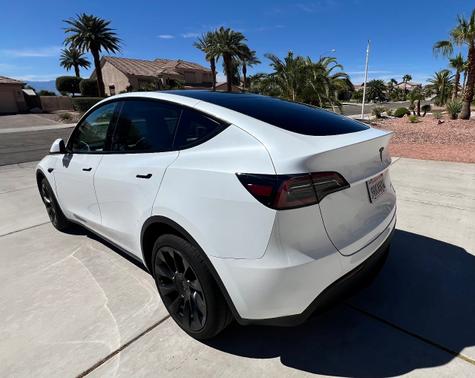 White 2024 Tesla Model Y Long Range