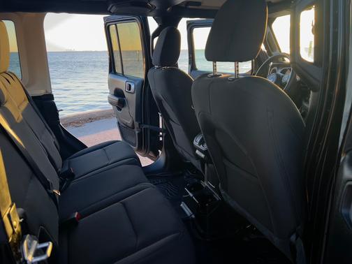 2022 Jeep Wrangler Unlimited Willys