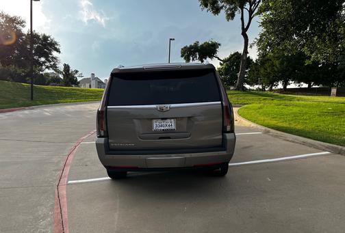 2019 Cadillac Escalade ESV Luxury