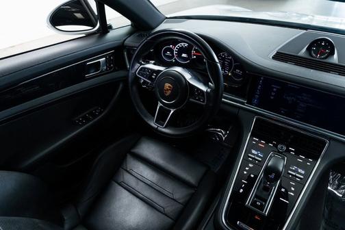 2018 Porsche Panamera Panamera 4