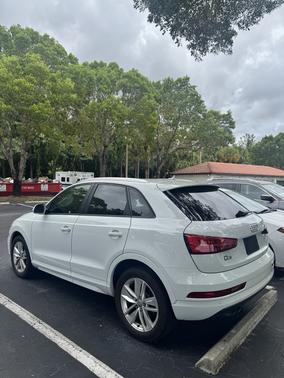 White 2017 Audi Q3 2.0T Premium