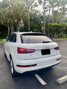 White 2017 Audi Q3 2.0T Premium
