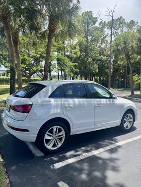 White 2017 Audi Q3 2.0T Premium