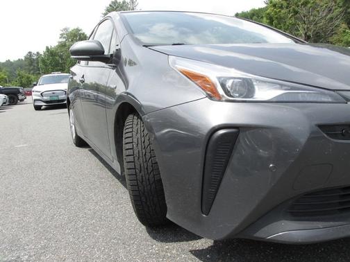 Gray 2019 Toyota Prius L