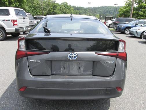 Gray 2019 Toyota Prius L