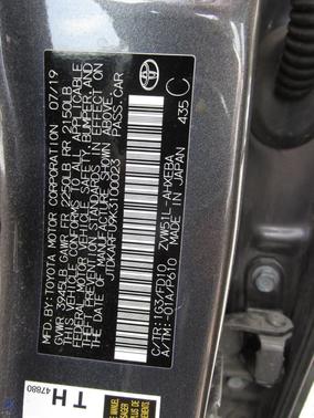 Gray 2019 Toyota Prius L