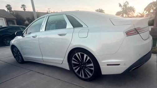 White 2017 Lincoln MKZ Reserve