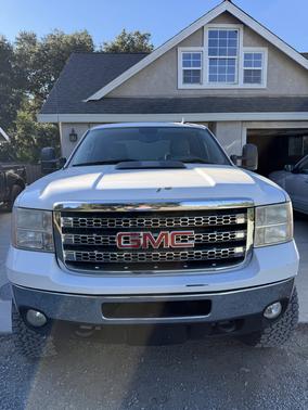 White 2014 GMC Sierra 2500 SLE