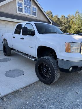 White 2014 GMC Sierra 2500 SLE