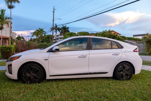 2020 Hyundai IONIQ Hybrid Limited