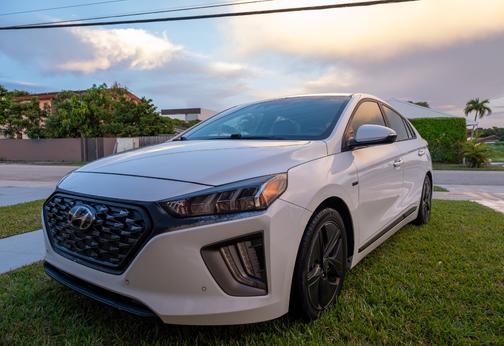 2020 Hyundai IONIQ Hybrid Limited
