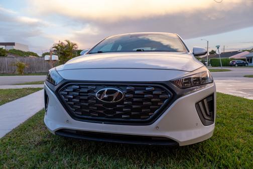 2020 Hyundai IONIQ Hybrid Limited