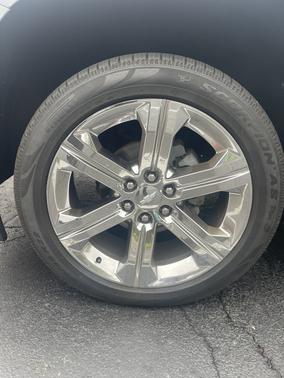 Gray 2019 Chevrolet Tahoe LT