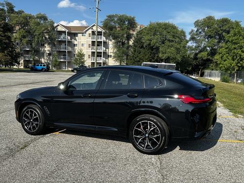 2024 BMW X4 xDrive30i