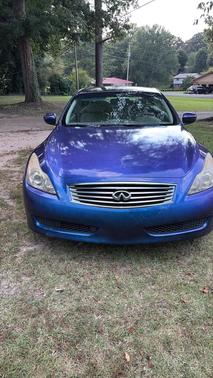 Red 2010 INFINITI G37 Base