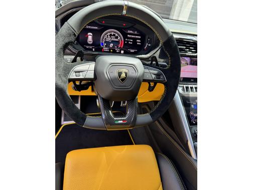 2020 Lamborghini Urus Base