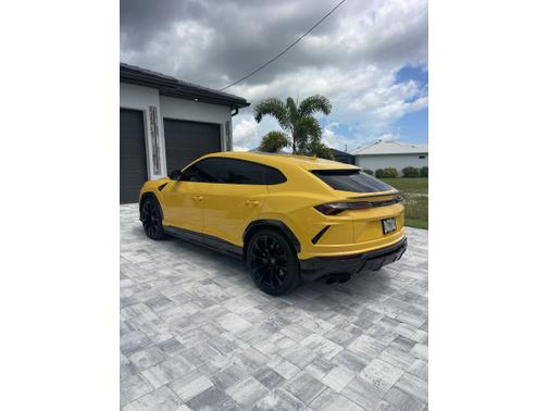 2020 Lamborghini Urus Base