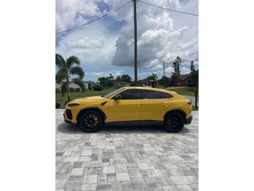 2020 Lamborghini Urus Base