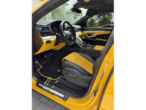 2020 Lamborghini Urus Base