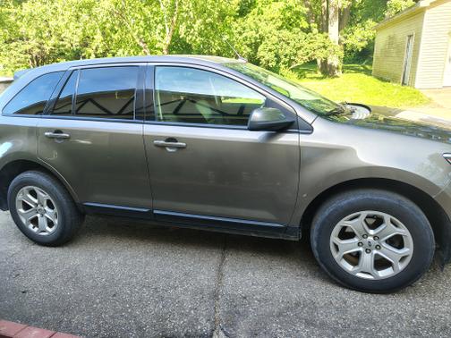 Gold 2014 Ford Edge SEL