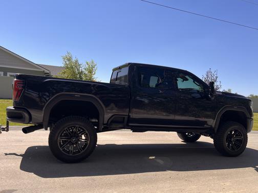 2025 GMC Sierra 2500 AT4