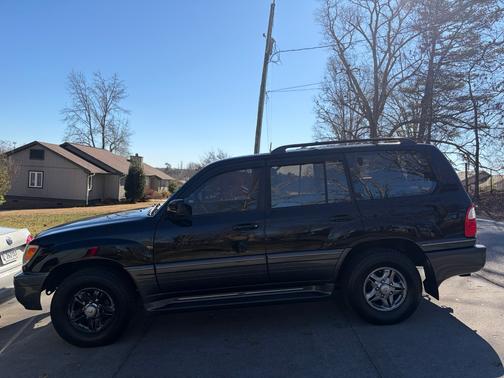 2002 Lexus LX 470 Base