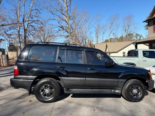 2002 Lexus LX 470 Base