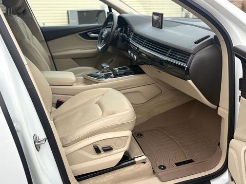 2019 Audi Q7 55 Premium Plus