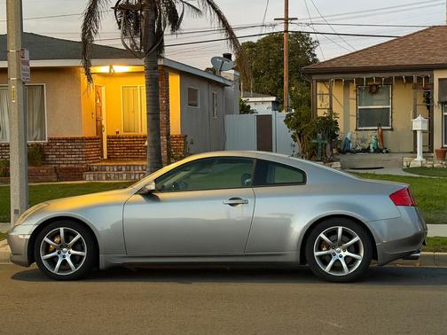 Gray 2004 INFINITI G35 Base