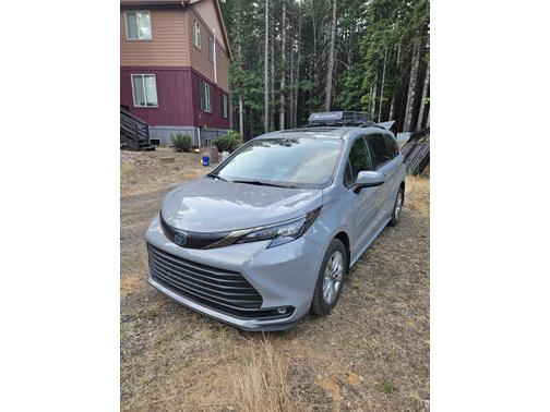 Gray 2022 Toyota Sienna XLE Woodland Edition