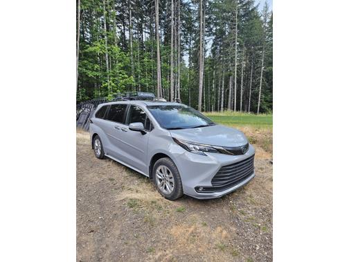 Gray 2022 Toyota Sienna XLE Woodland Edition