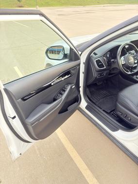 White 2022 Kia Seltos SX