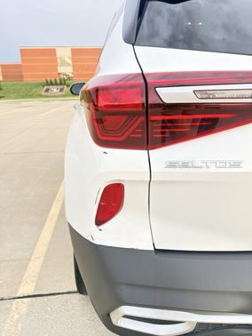 White 2022 Kia Seltos SX