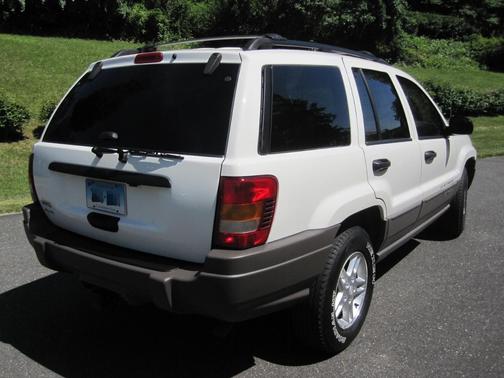 White 2004 Jeep Grand Cherokee Laredo