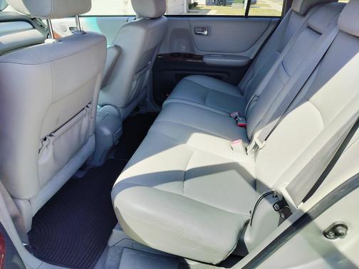 Silver 2007 Toyota Highlander Hybrid Limited