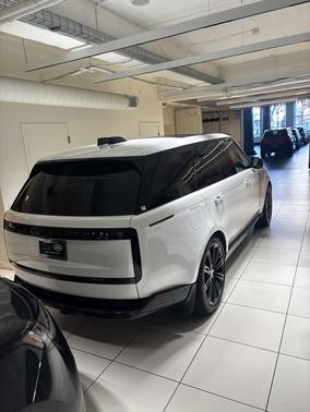 2025 Land Rover Range Rover P400 SE LWB 7 Seat