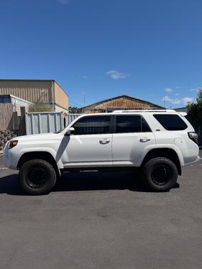 White 2015 Toyota 4Runner SR5