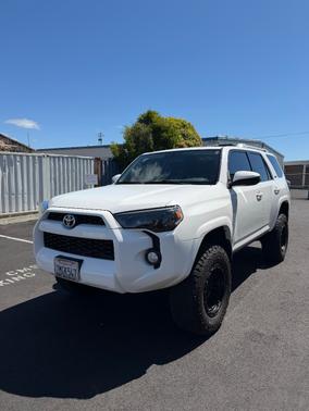 White 2015 Toyota 4Runner SR5