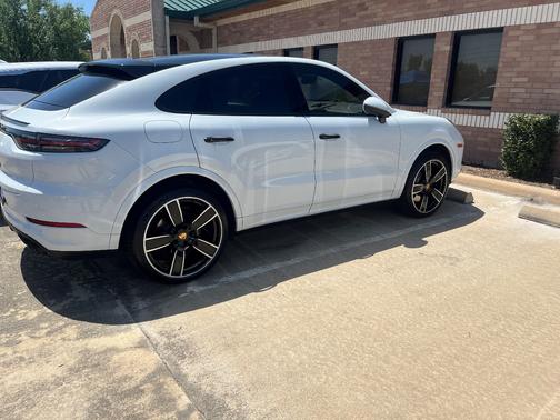 White 2021 Porsche Cayenne Cayenne