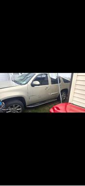 Gold 2007 GMC Yukon Denali