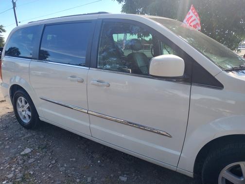 2012 Chrysler Town & Country Touring